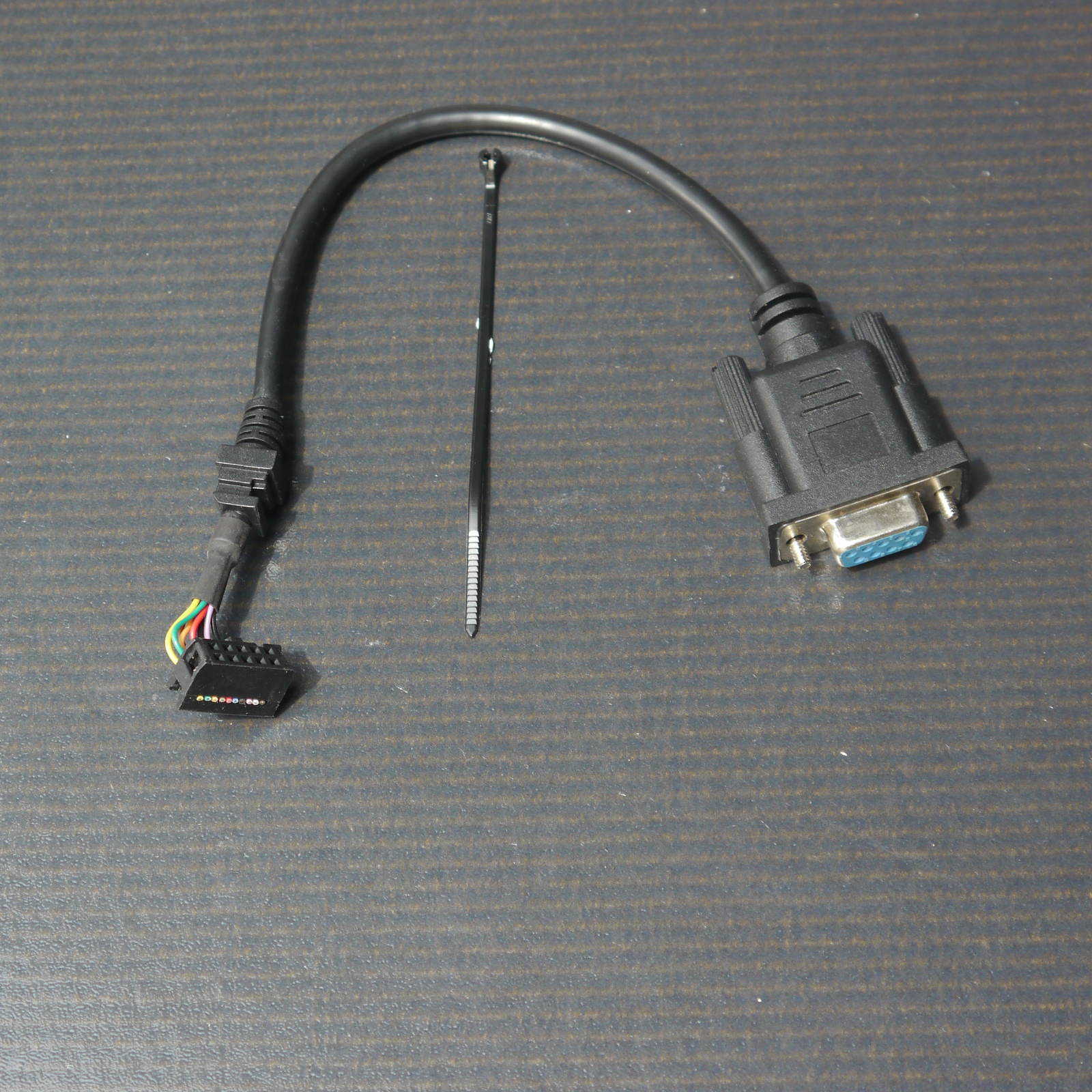 Minimig cable and cable tie